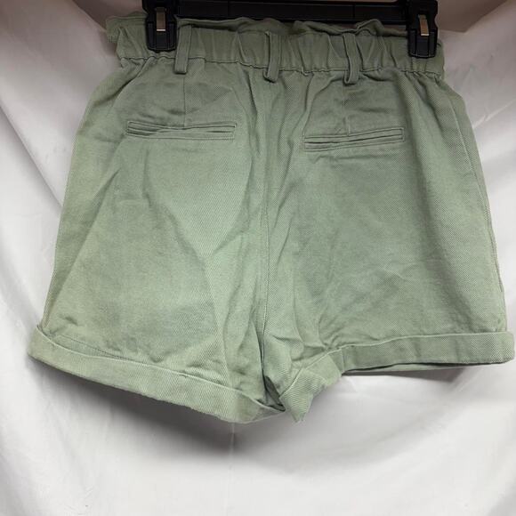 V eryj green and khaki - Picture 2 of 4